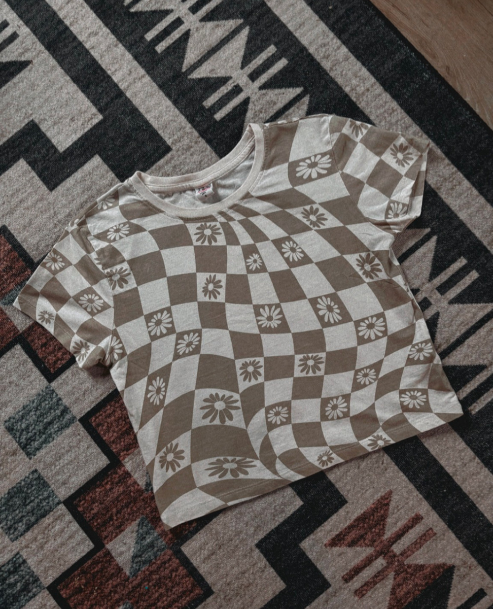 retro vibes checkered crop tee tshirt
